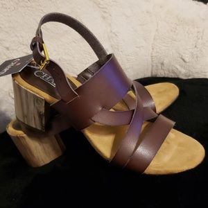 Chaps Ultra Comfy Faelyn Sandal